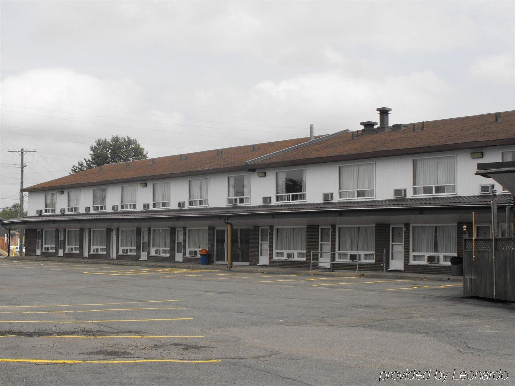فندق سوبر 8 باي ويندام كيركلاند ليك Kirkland Lake المظهر الخارجي الصورة